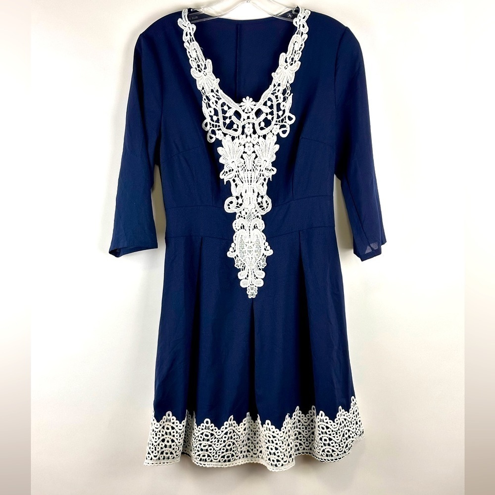 Women's Light Weight 3/4 Sleeve Floral Accent Dress